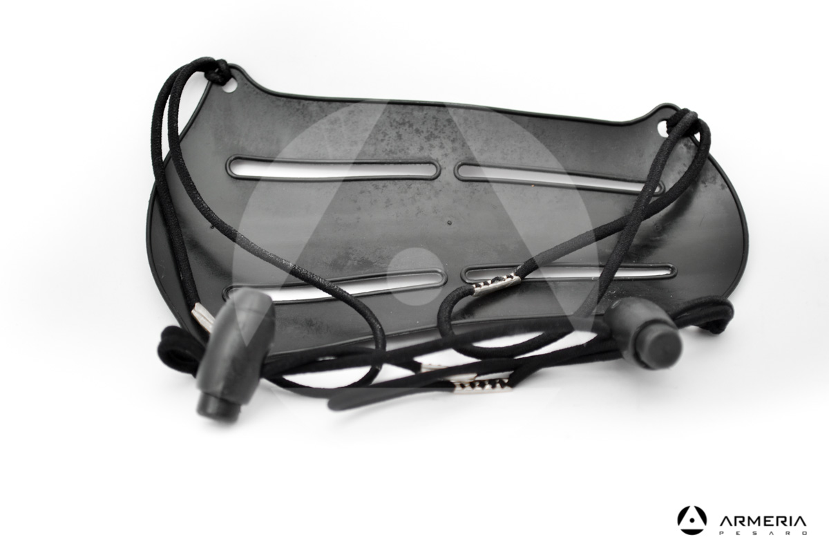 Parabraccio Exe in plastica nero retro