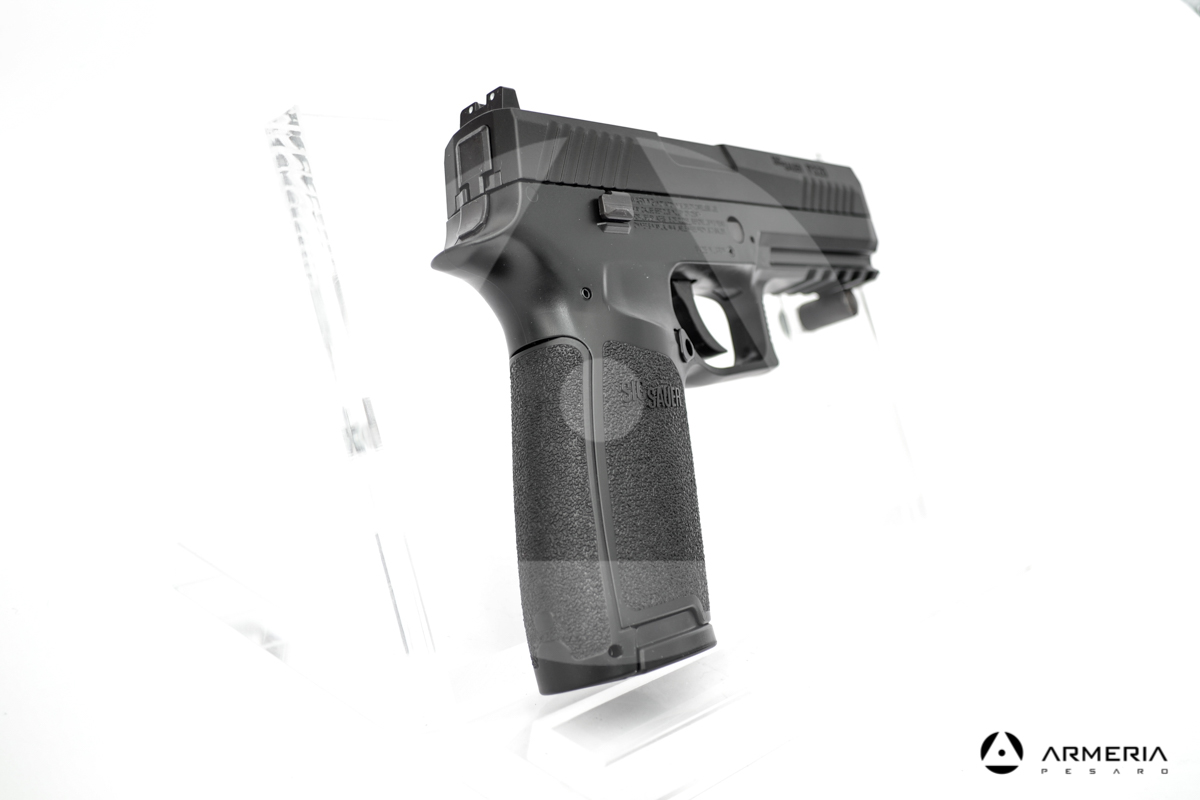 Pistola semiautomatica CO2 Sig Sauer modello Air P320 calibro 4.5 black calcio