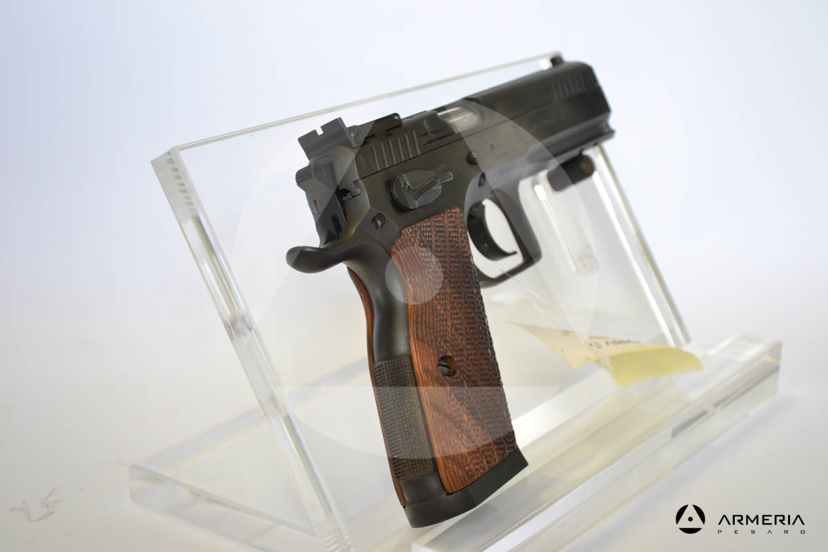 Pistola semiautomatica Tanfoglio modello Stock calibro 9x21 canna 5_ Sportiva Usata calcio Pistola semiautomatica Tanfoglio modello Stock calibro 9x21 canna 5_ Sportiva Usata calcio