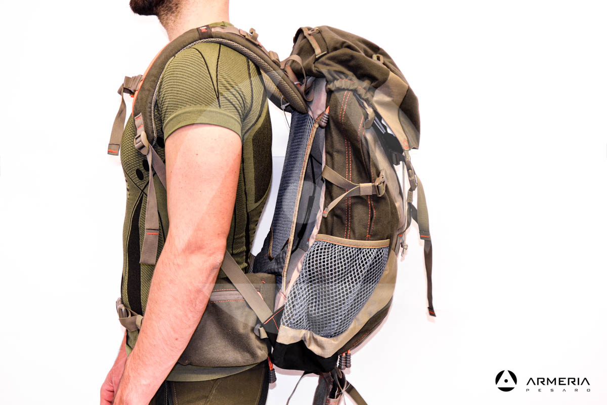 Zaino Markhor Macho Montes Evo IV 35 con supporto carabina lato Zaino Markhor Macho Montes Evo IV 35 con supporto carabina lato