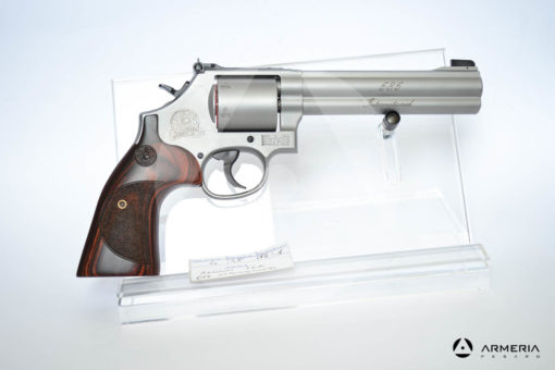Revolver Smith & Wesson modello 686 international canna 6" calibro 357 Magnum