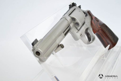 Revolver Smith & Wesson modello 686 international canna 6" calibro 357 Magnum fronte