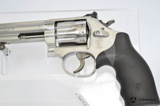 Revolver Smith & Wesson modello 617 Inox canna 6" calibro 22 LR macro