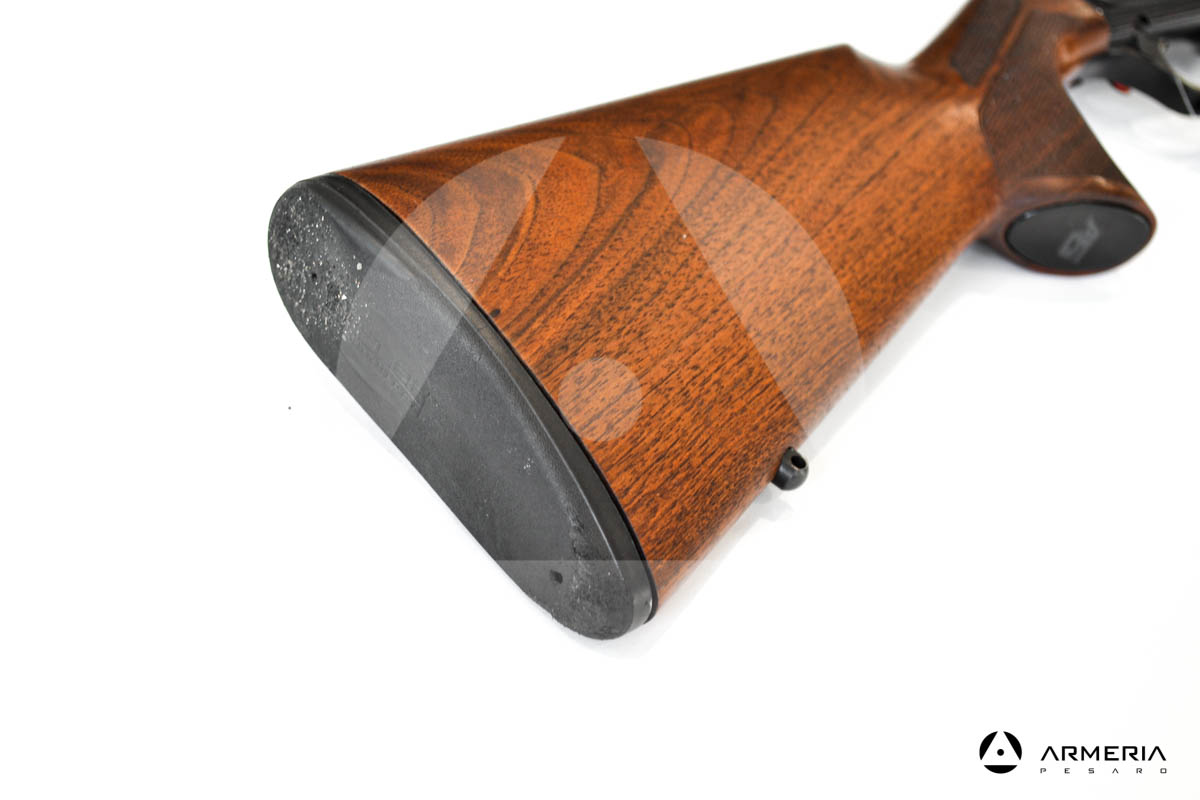 Bascula con predisposizione attacco ottica Mirino anteriore in fibra ottica Lunghezza canna 70 cm Magnum calcio