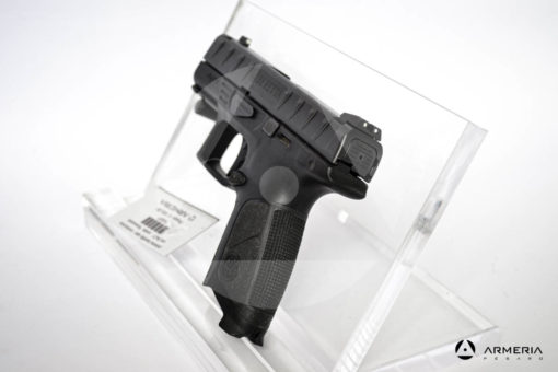 Pistola Beretta modello APX calibro 9x21 con 2 caricatori in dotazione canna 3,5" Usata calcio