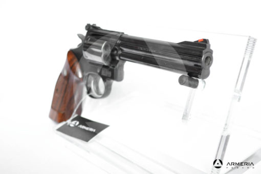 Revolver Smith & Wesson modello 586-3 canna 6" calibro 357 Magnum mirino
