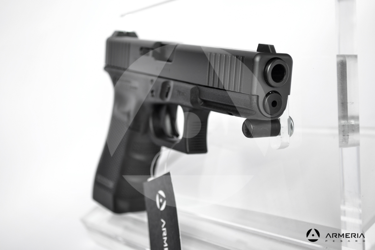 Pistola semiautomatica Glock modello 17 FS Gen 4 calibro 9x21 canna5 Pistola semiautomatica Glock modello 17 FS Gen 4 calibro 9x21 canna5