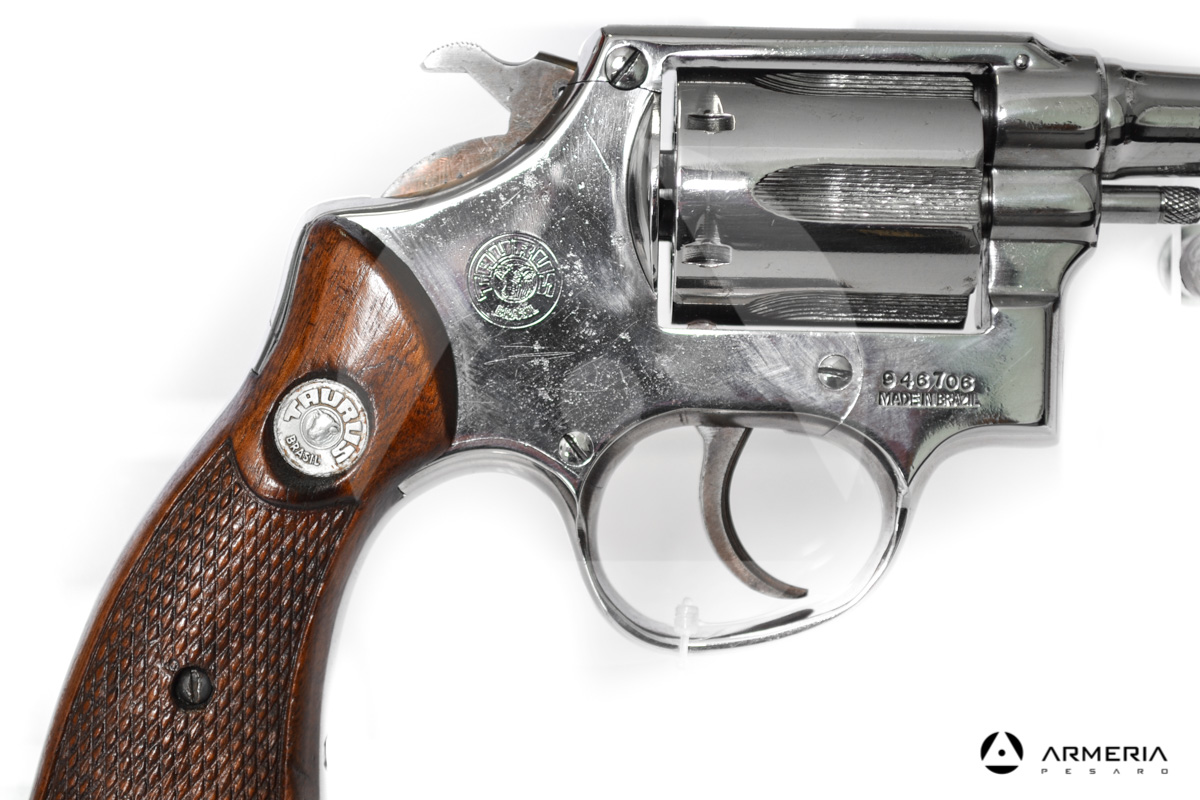 Revolver Taurus modello 682 canna 1 1-8 calibro 38 SPL tamburo