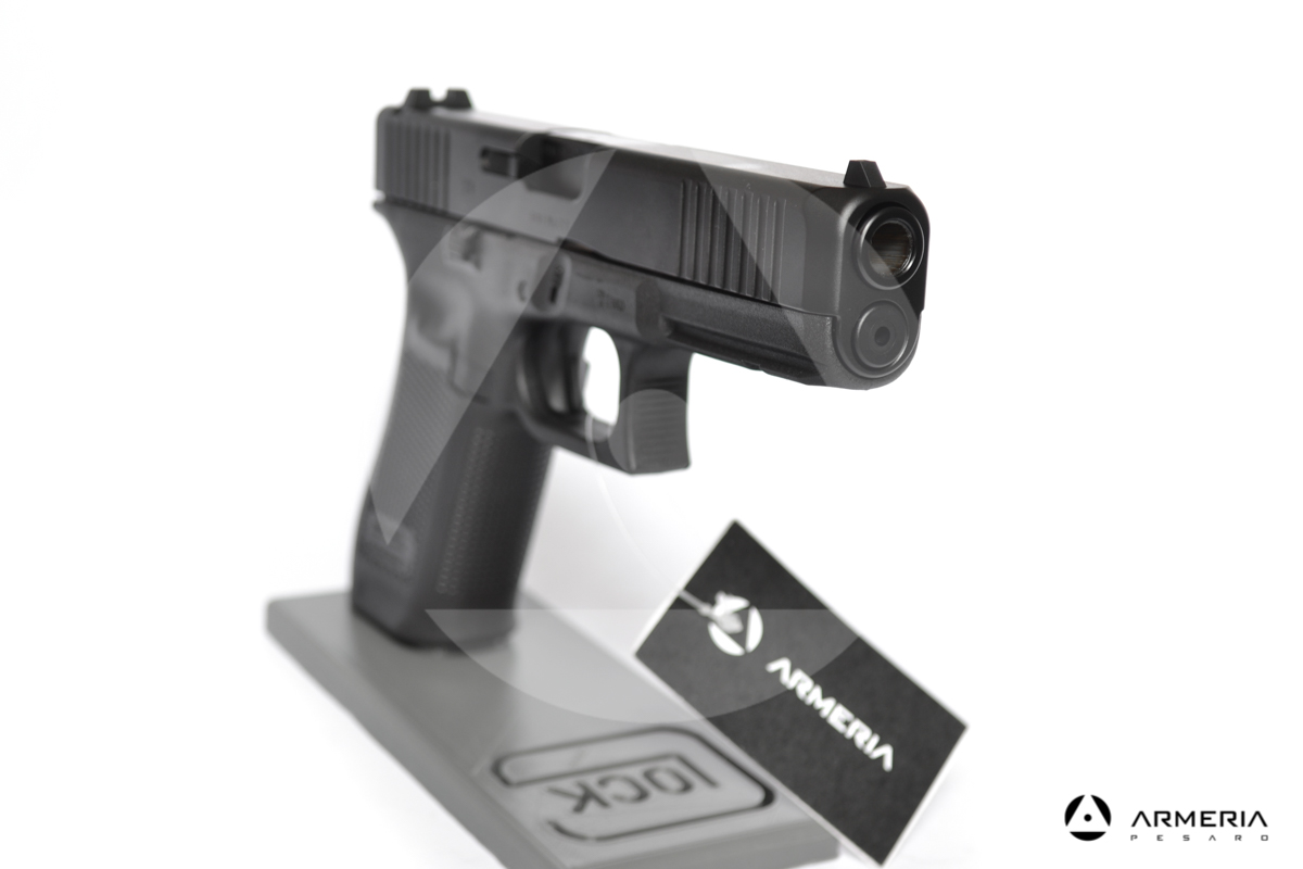 Pistola semiautomatica Glock modello 17 FS Gen 5 calibro 9x21 canna 4 mirino Pistola semiautomatica Glock modello 17 FS Gen 5 calibro 9x21 canna 4 mirino