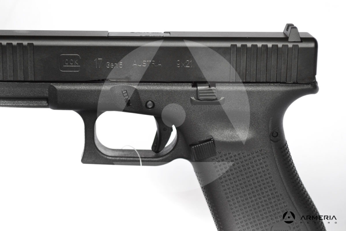 Pistola semiautomatica Glock modello 17 FS Gen 5 calibro 9x21 canna 4 macro Pistola semiautomatica Glock modello 17 FS Gen 5 calibro 9x21 canna 4 macro
