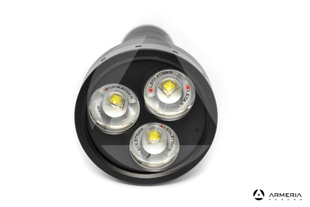 Pila torcia Led Lenser P18R - 4500 lumen front
