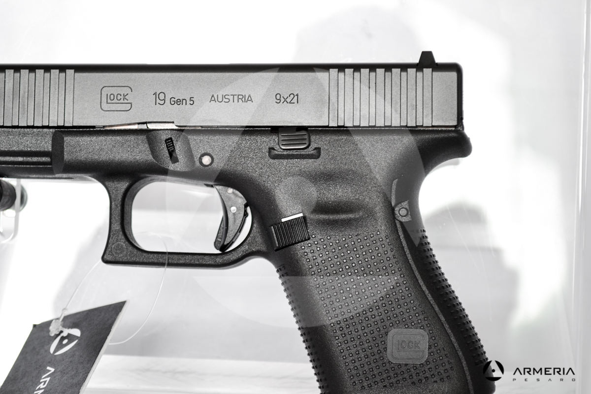 Pistola semiautomatica Glock modello 19 FS Gen 5 calibro 9x21 canna 4 macro Pistola semiautomatica Glock modello 19 FS Gen 5 calibro 9x21 canna 4 macro