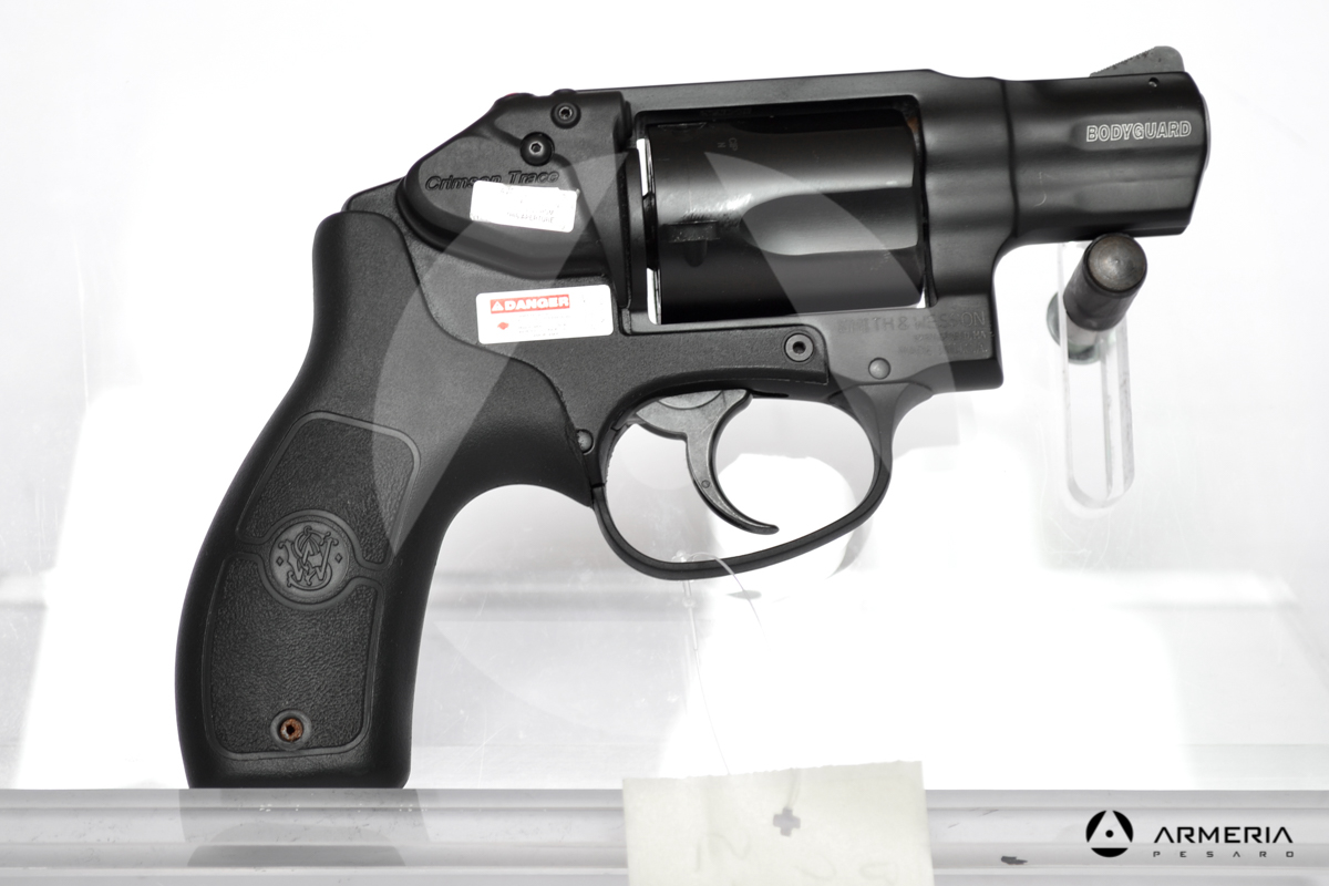 Revolver Smith & Wesson modello Bodyguard canna 2 calibro 38 Special lato Revolver Smith & Wesson modello Bodyguard canna 2 calibro 38 Special lato