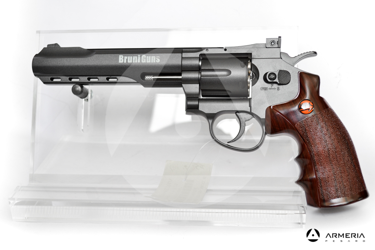 Revolver Bruni modello Super sport 702 calibro 4.5 CO2 libera vendita Revolver Bruni modello Super sport 702 calibro 4.5 CO2 libera vendita