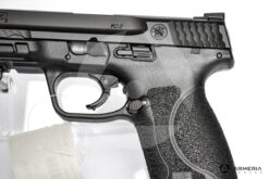 Pistola semiautomatica Smith & Wesson modello M&P9 calibro 9x21 Canna 4 macro