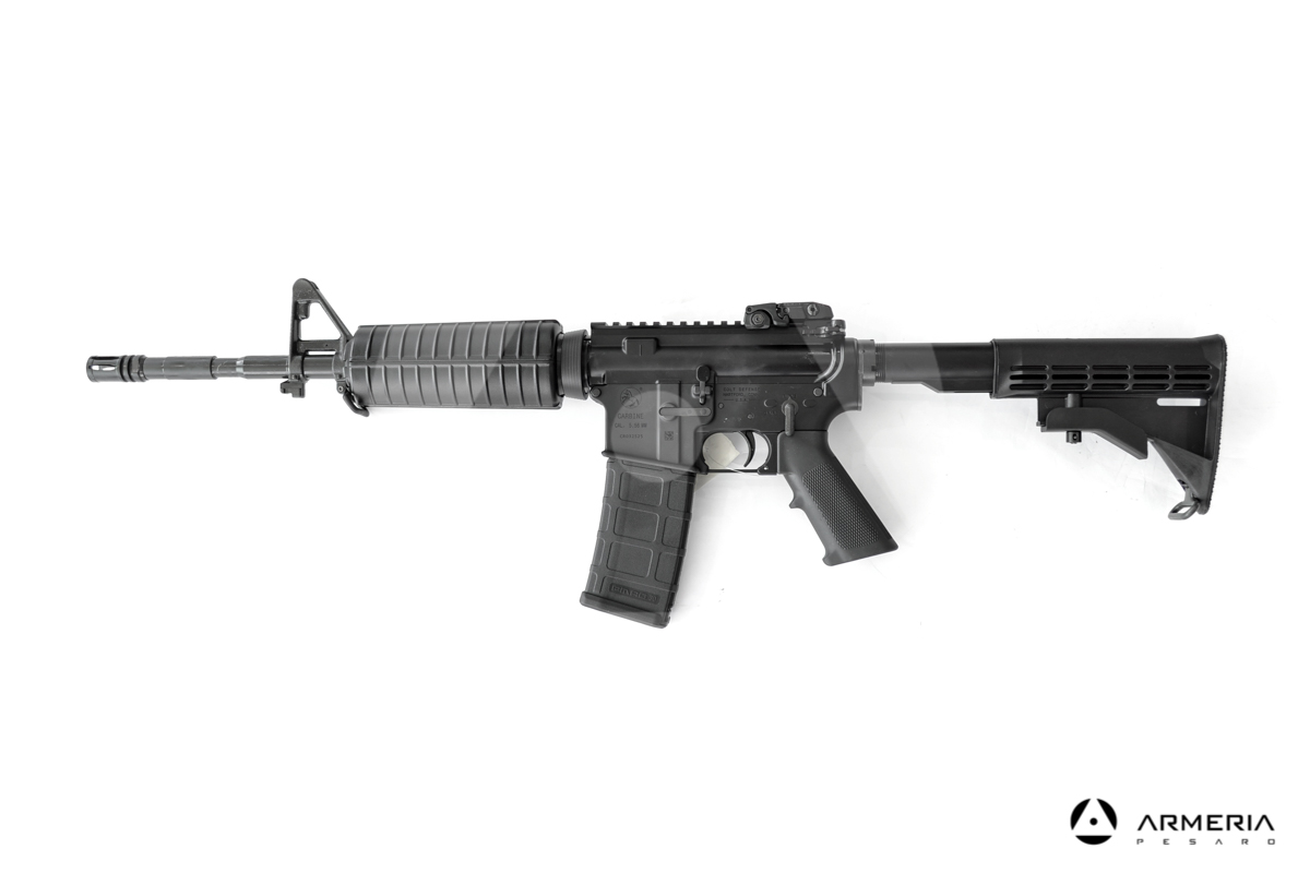 Carabina semiautomatica Colt modello Defense AR15-M4 calibro 223 Remington lato Carabina semiautomatica Colt modello Defense AR15-M4 calibro 223 Remington lato