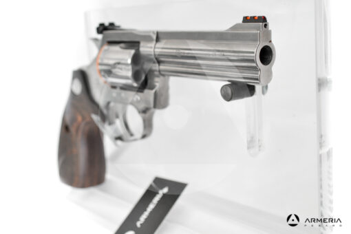 Revolver Colt modello King Cobra canna 4" calibro 357 Magnum mirino
