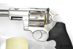 Revolver Ruger modello Super Redhawk canna 7.5 calibro 44 Magnum macro