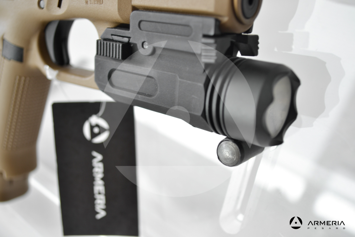 Pistola semiautomatica Glock modello 19X FDE calibro 9x21 canna 4 torcia Pistola semiautomatica Glock modello 19X FDE calibro 9x21 canna 4 torcia