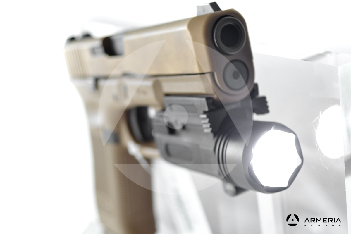 Pistola semiautomatica Glock modello 19X FDE calibro 9x21 canna 4 torcia accesa Pistola semiautomatica Glock modello 19X FDE calibro 9x21 canna 4 torcia accesa