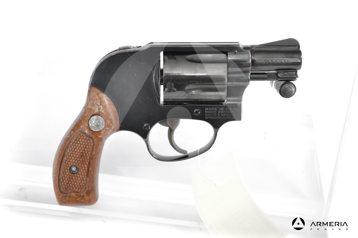 Revolver Smith & Wesson modello 49 canna 2 calibro 38 Special - Brunita Revolver Smith & Wesson modello 49 canna 2 calibro 38 Special - Brunita