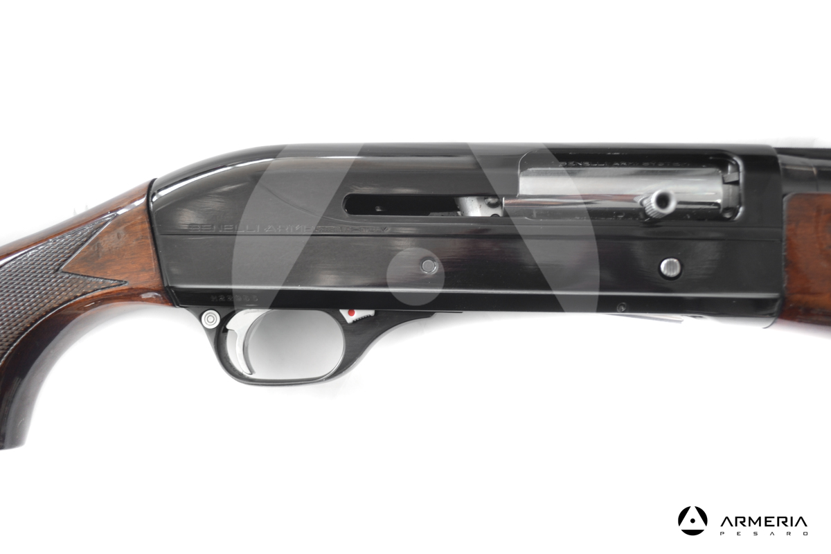 Fucile semiautomatico Benelli modello Montefeltro calibro 12 grilletto Fucile semiautomatico Benelli modello Montefeltro calibro 12 grilletto