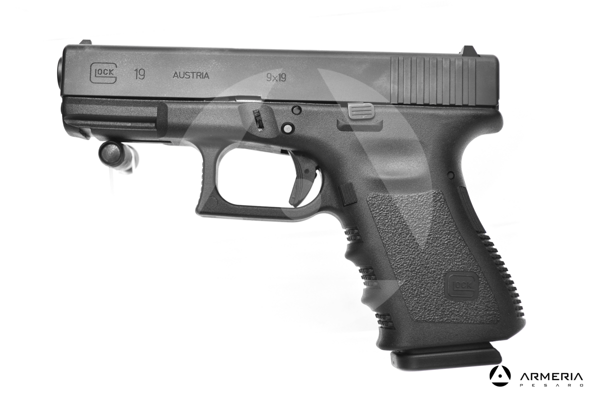 Pistola semiautomatica Glock modello 19 Gen 4 calibro 9x19 - 9 Luger canna 4 Pistola semiautomatica Glock modello 19 Gen 4 calibro 9x19 - 9 Luger canna 4