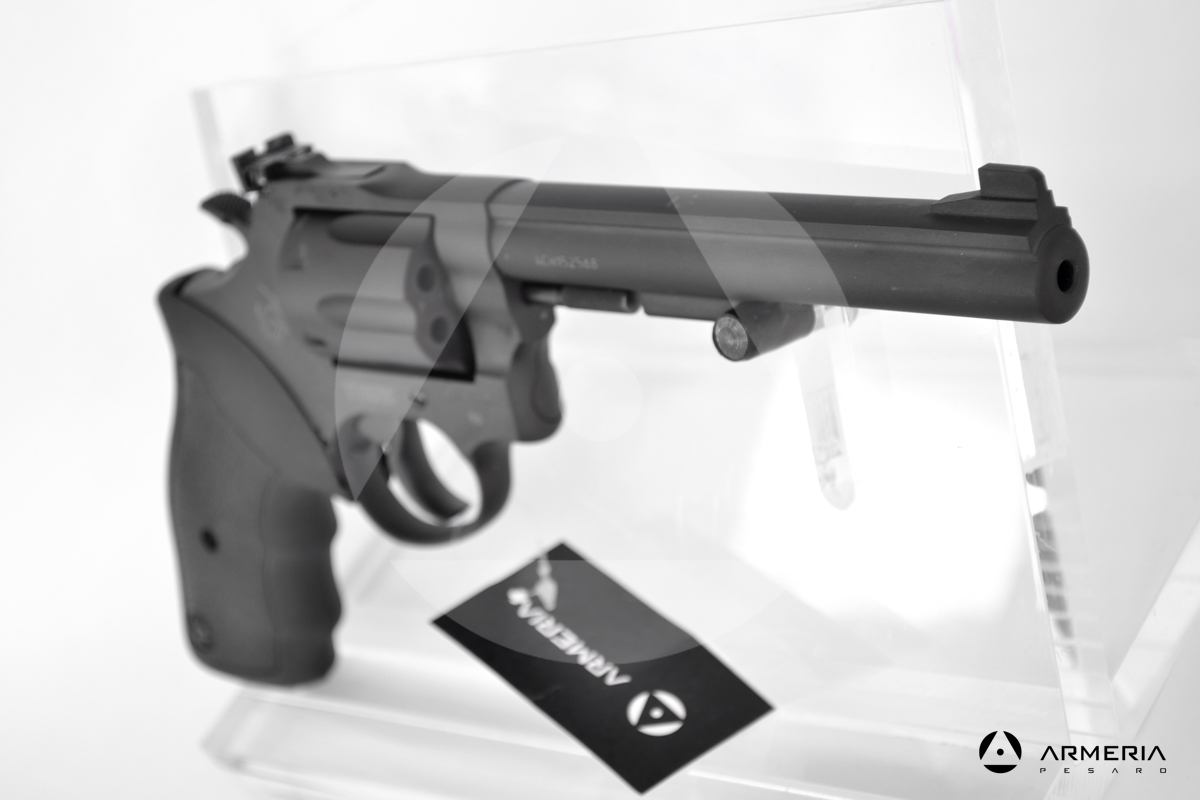Revolver Taurus modello Classic 96 calibro 22 LR canna 6 mirino Revolver Taurus modello Classic 96 calibro 22 LR canna 6 mirino