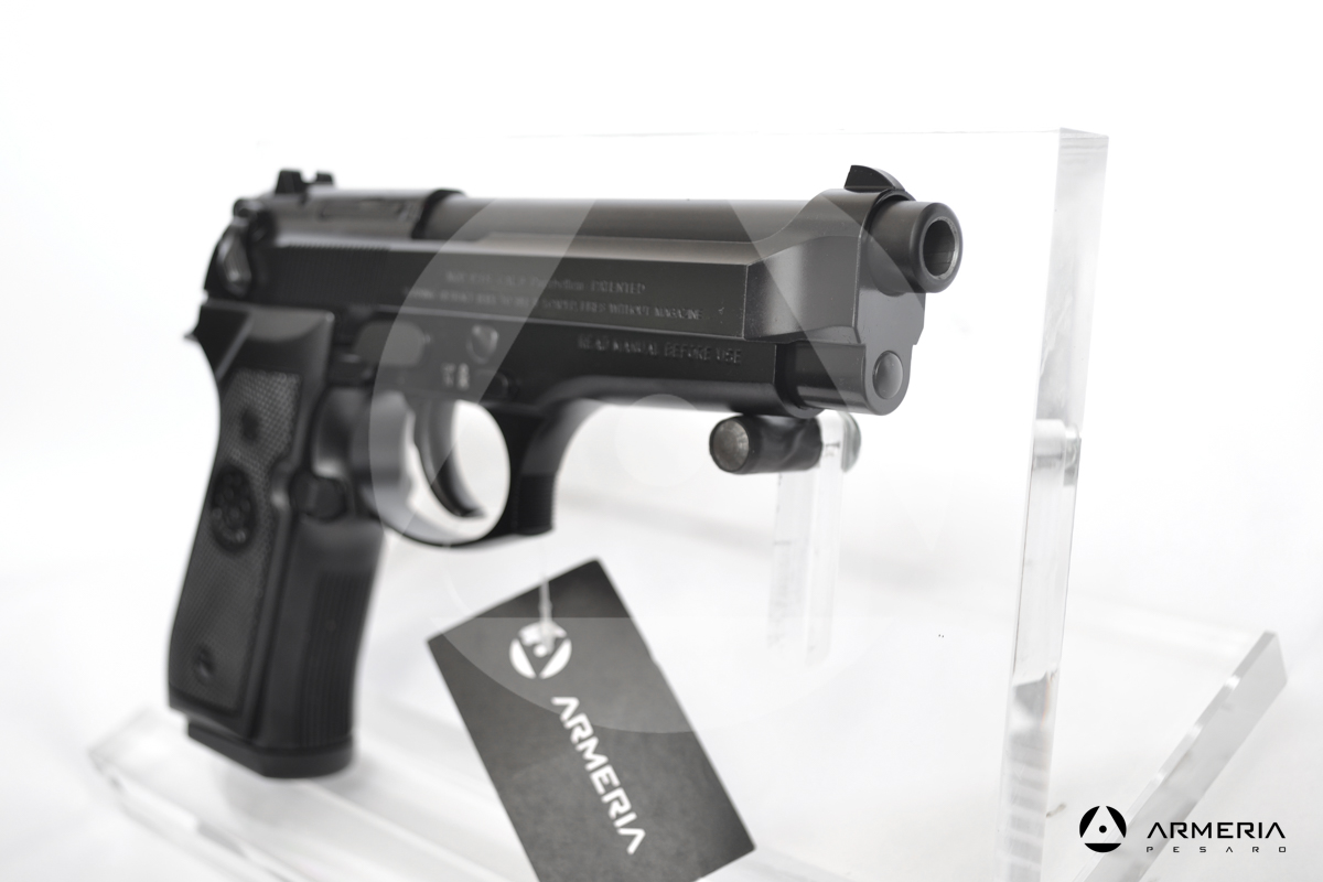 Pistola semiautomatica Beretta modello 92 FS calibro 9x19 canna 5 mirino Pistola semiautomatica Beretta modello 92 FS calibro 9x19 canna 5 mirino
