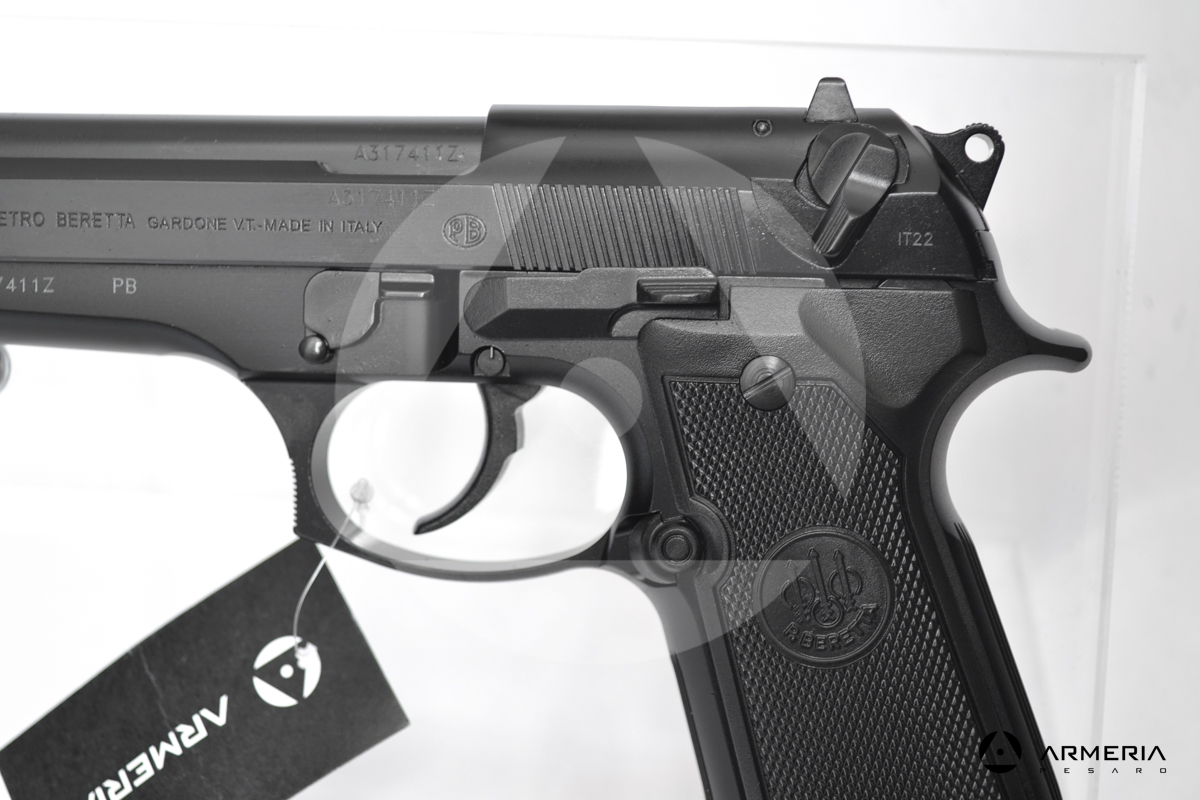 Pistola semiautomatica Beretta modello 92 FS calibro 9x19 canna 5 macro Pistola semiautomatica Beretta modello 92 FS calibro 9x19 canna 5 macro