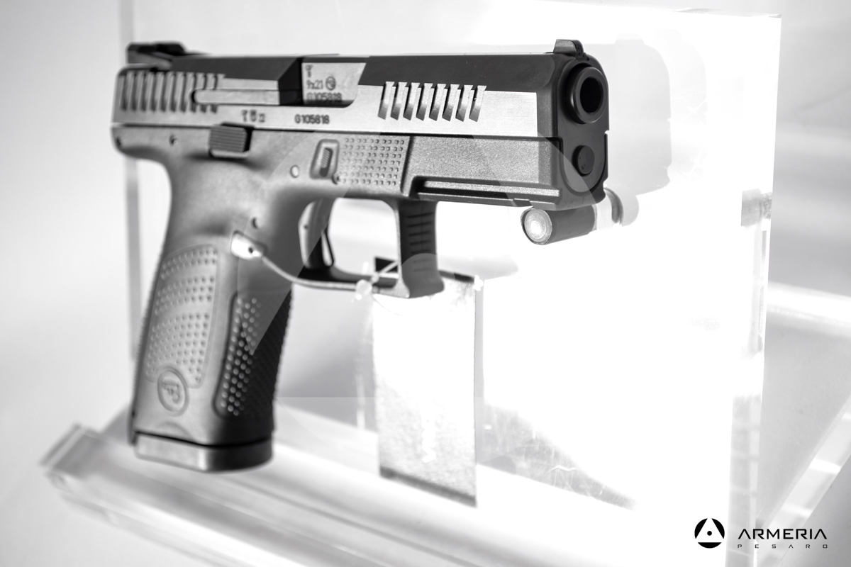 Pistola semiautomatica CZ modello P10-C calibro 9x21 canna 4 mirino Pistola semiautomatica CZ modello P10-C calibro 9x21 canna 4 mirino