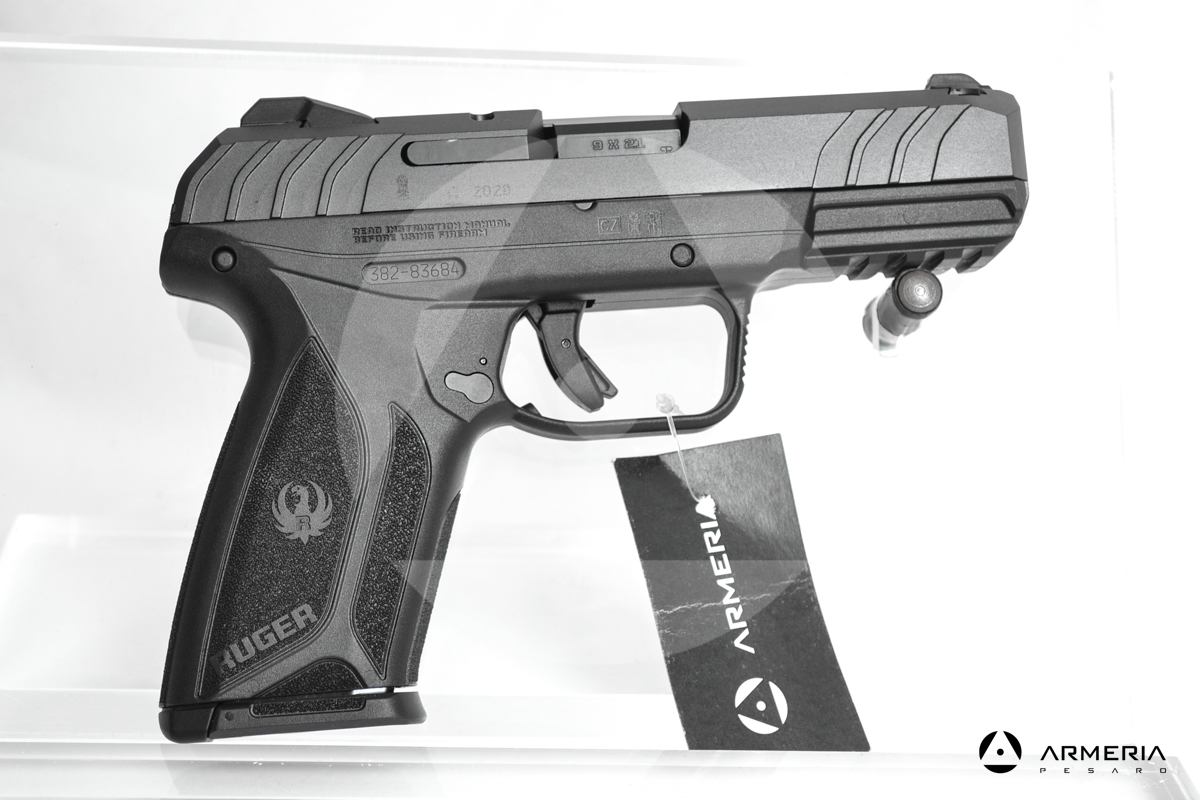 Pistola semiautomatica Ruger modello Security-9 calibro 9x21 canna 4 lato Pistola semiautomatica Ruger modello Security-9 calibro 9x21 canna 4 lato
