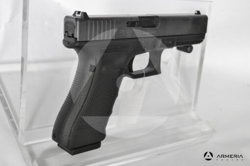 Pistola semiautomatica Glock modello 17 Gen 4 calibro 9x21 canna 4 + 100 cartucce calcio