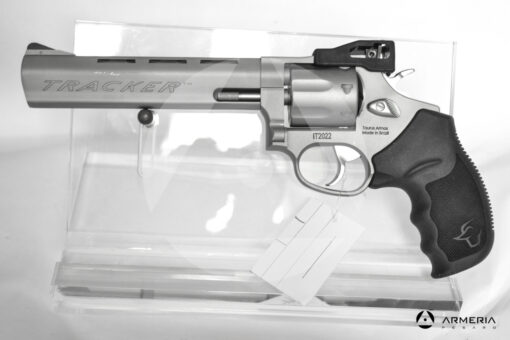 Revolver Taurus modello Tracker 970 calibro 22LR canna 6.5