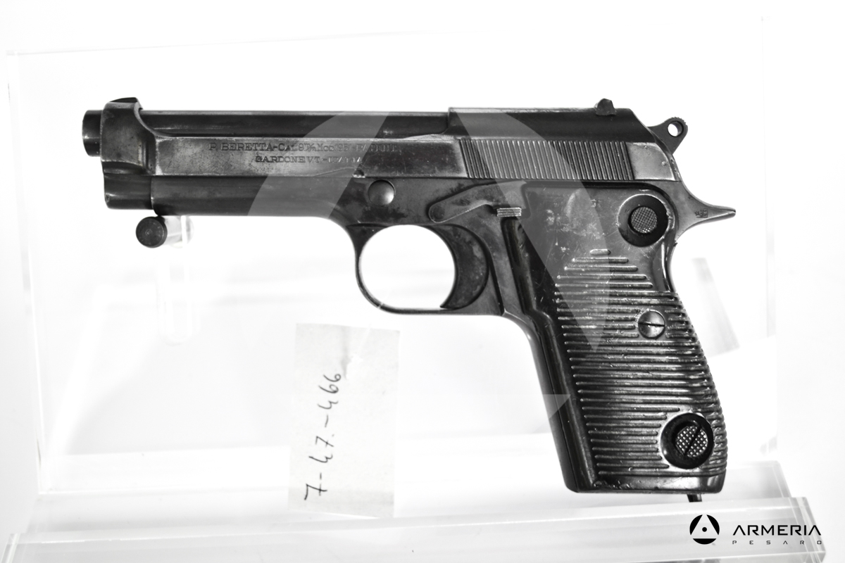 Pistola semiautomatica Beretta modello 51 calibro 9x21 canna 5 - Ex Forze dell'ordine lato Pistola semiautomatica Beretta modello 51 calibro 9x21 canna 5 - Ex Forze dell'ordine lato