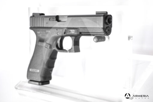 Pistola semiautomatica Glock modello 17 Gen 4 calibro 9x21 canna 4 con mirino mirino