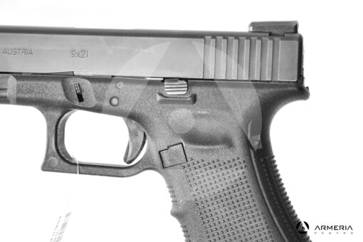 Pistola semiautomatica Glock modello 17 Gen 4 calibro 9x21 canna 4 con mirino macro