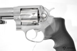 Revolver Ruger modello GP100 Inox calibro 357 Magnum canna 2.5 macro