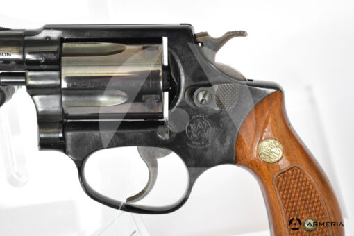 Revolver Smith & Wesson modello 37 canna 2 calibro 38 Special macro