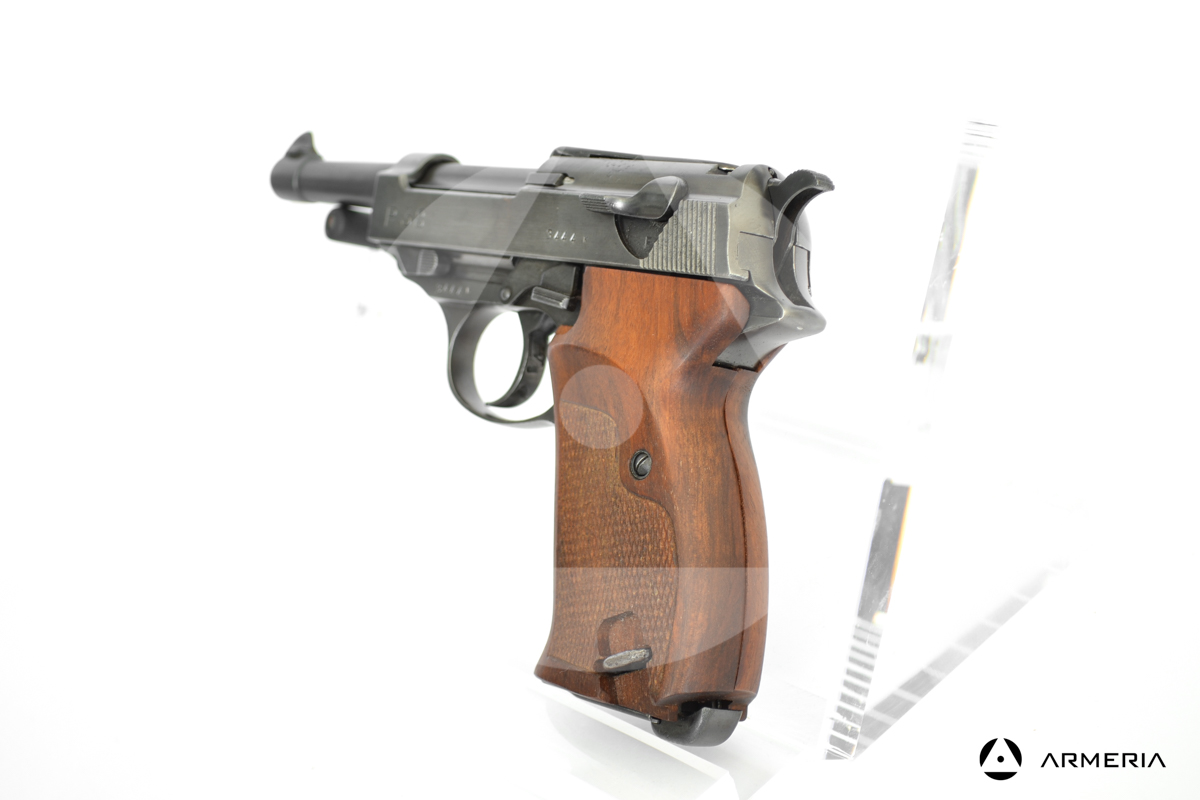 Pistola semiautomatica Walther modello P38 calibro 7.65 e 9x21 (doppia canna) calcio Pistola semiautomatica Walther modello P38 calibro 7.65 e 9x21 (doppia canna) calcio